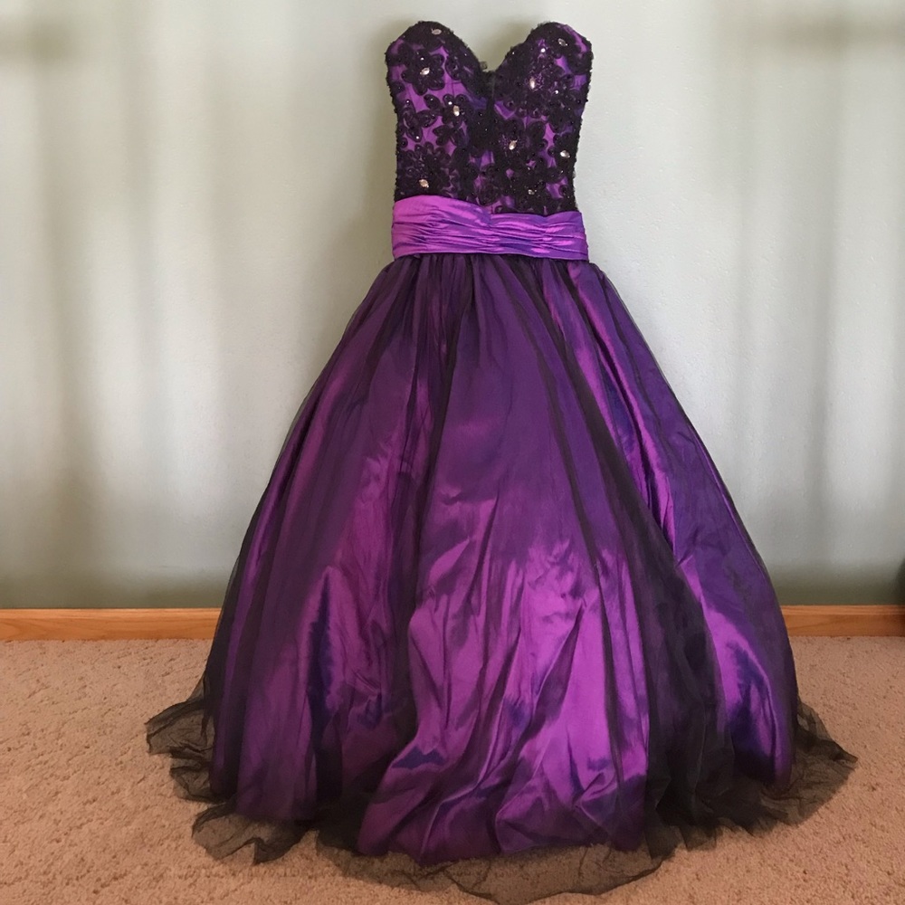 ‼️Strapless Ballgown Dress‼️